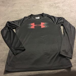 Boys youth large Under Armour black & red t-shirt